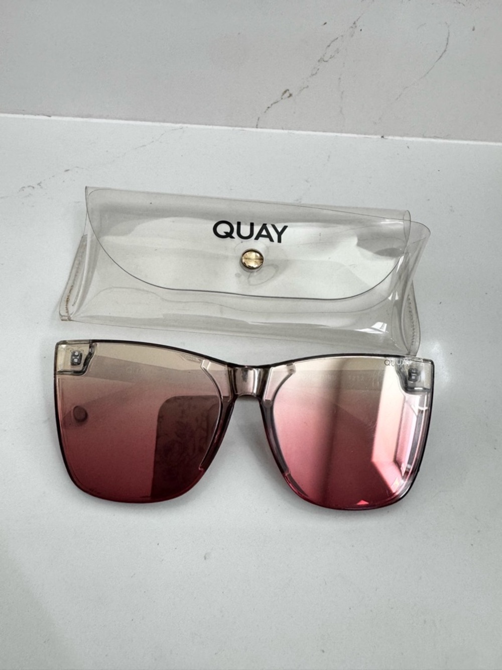 Quay Women’s Come Thru Su Glasses 1212 Red Gradient Plastic Cat Eye Frame